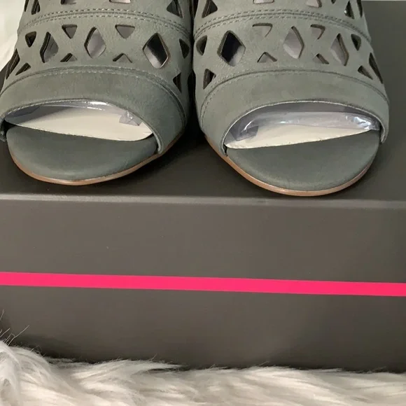 Vince Camuto Deverly Sandal Size 6.5 Wide - Picture 8 of 12